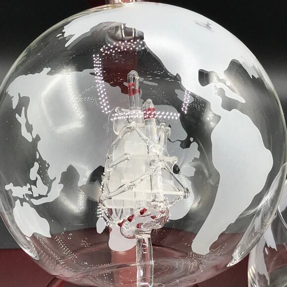 World Globe Liquor Decanter Set with Handmade Ship and 2 Barware Glasses 850 ML - Picture 6 of 14